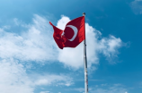 土耳其汇率(土耳其汇率崩盘引爆市场动荡，多家银行大幅折价抛售土耳其资产)